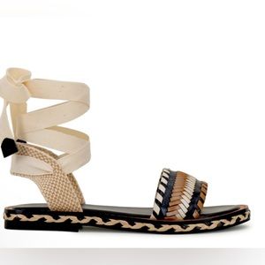 VINCE CAMUTO CHESELLIS SANDAL